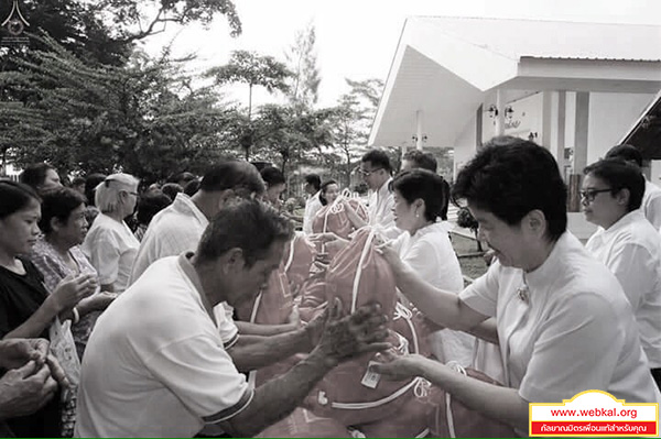 ข่าว , ข่าวประจำวัน , สรุปข่าว , news , dmc news , dmc , gbn , ข่าววัดพระธรรมกาย , ธรรมกาย , ข่าวธรรมกาย , ข่าวพระพุทธศาสนา , พระพุทธศาสนา , เหตุการณ์พระพุทธศาสนา , Buddhist , วัดพระธรรมกายในต่างประเทศ , ศูนย์สาขาวัดพระธรรมกาย , สมาธิ , meditation , ปฏิบัติธรรม , มูลนิธิธรรมกายมอบถุงยังชีพในพื้นที่เฝ้าระวังภัยน้ำท่วม จ.สิงห์บุรี , พระมงคลเทพมุนี (สด จนฺทสโร) ครูผู้ค้นพบวิชชาธรรมกาย , มอบถุงยังชีพในพื้นที่เฝ้าระวังภัย