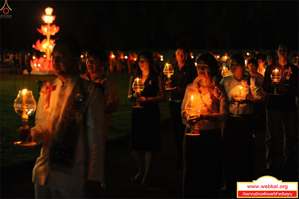 ข่าว , ข่าวประจำวัน , สรุปข่าว , news , dmc news , dmc , gbn , ข่าววัดพระธรรมกาย , ธรรมกาย , ข่าวธรรมกาย , ข่าวพระพุทธศาสนา , พระพุทธศาสนา , เหตุการณ์พระพุทธศาสนา , Buddhist , วัดพระธรรมกายในต่างประเทศ , ศูนย์สาขาวัดพระธรรมกาย , สมาธิ , meditation , ปฏิบัติธรรม , ธุดงคสถานล้านนา จัดพิธีจุดประทีปถวายเป็นพุทธบูชา , พระมงคลเทพมุนี (สด จนฺทสโร) ครูผู้ค้นพบวิชชาธรรมกาย