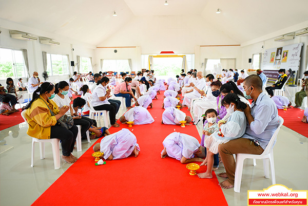 พิธีตัดปอยผมว่าที่สามเณร ณ ศูนย์ปฏิบัติธรรมพนมสารคาม (เพชรตะวัน)