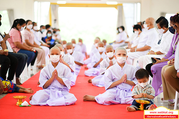 พิธีตัดปอยผมว่าที่สามเณร ณ ศูนย์ปฏิบัติธรรมพนมสารคาม (เพชรตะวัน)