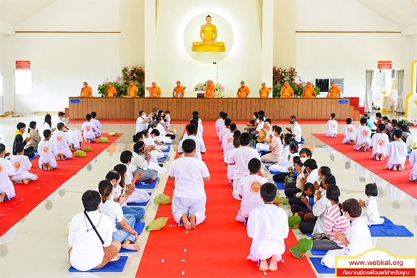 พิธีตัดปอยผมว่าที่สามเณร ณ ศูนย์ปฏิบัติธรรมพนมสารคาม (เพชรตะวัน)