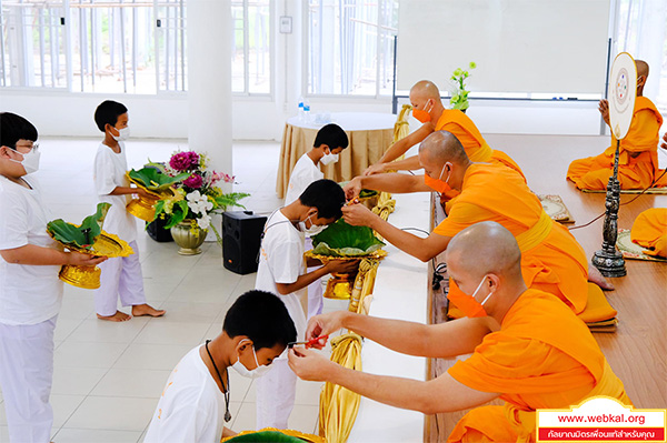 ศูนย์อบรมเยาวชนพระนครศรีอยุธยา ได้จัดพิธีตัดปอยผมและปลงผม ในโครงการบรรพชาสามเณรภาคฤดูร้อน