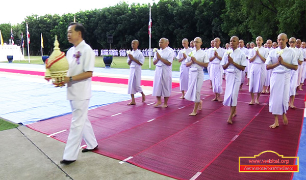 วัดพระธรรมกาย จัดพิธีบรรพชา 3 โครงการ