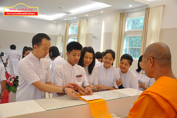 วัดพระธรรมกายฟลอริดา จัดพิธีหล่อเทียนพรรษา