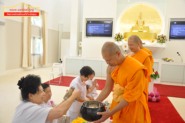 วัดพระธรรมกายฟลอริดา จัดพิธีหล่อเทียนพรรษา