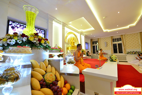 วัดพระธรรมกายสวิตเซอร์แลนด์ จัดพิธีบูชาข้าวพระ
