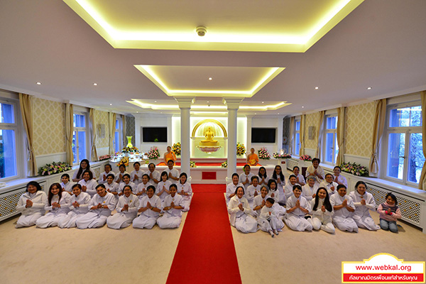 วัดพระธรรมกายสวิตเซอร์แลนด์ จัดพิธีบูชาข้าวพระ