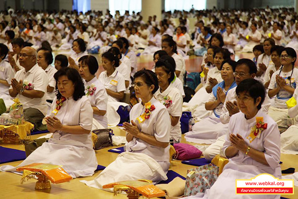 วัดพระธรรมกาย จัดพิธีทำบุญครบรอบ 27 ปี สถาปนาศูนย์รวมพระพุทธศาสนาและทำอุทิศส่วนบุญส่วนกุศลให้กับผู้ที่ล่วงลับไปแล้ว 