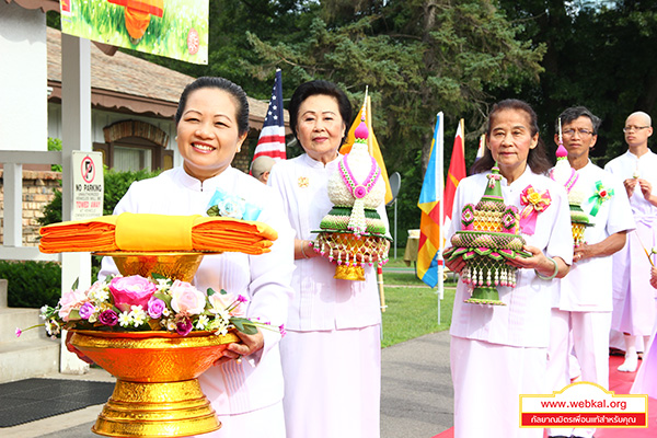 วัดพระธรรมกายมินเนโซตา จัดพิธีบรรพชาสามเณร