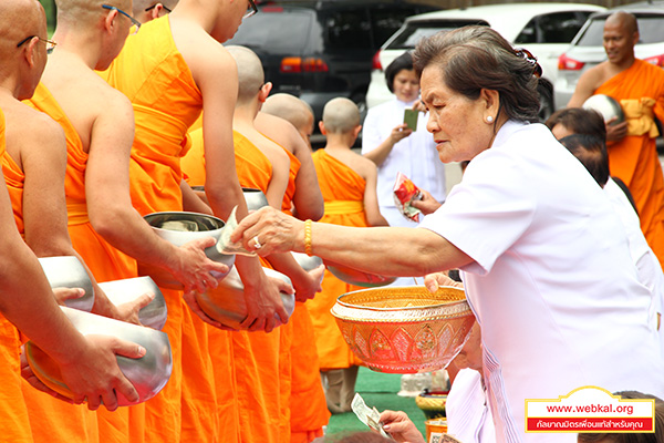 วัดพระธรรมกายมินเนโซตา จัดพิธีบรรพชาสามเณร