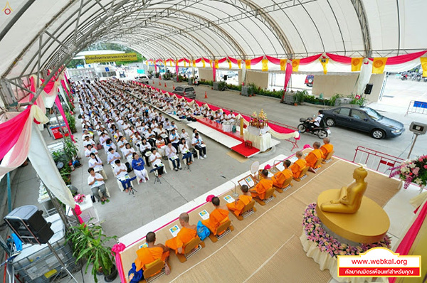  เครือข่ายคณะศิษยานุศิษย์วัดพระธรรมกายทั่วโลก ได้จัดพิธีหล่อเทียนพรรษามหามงคลถวายเทียนพรรษาแด่วัดทั่วประเทศ