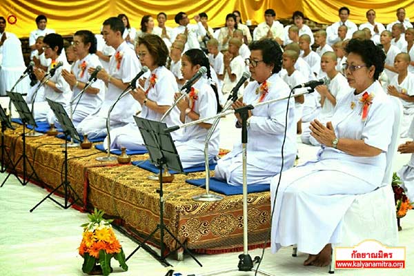พิธีมอบผ้าไตรนาคลูกแก้ว โครงการบรรพชาสามเณรดีศรีเวียงพิงค์ ๒,๕๐๐ รูป