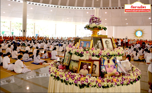 พิธีปุพพเปตพลีครั้งที่ 44  วันพฤหัสบดีที่ 10 ธันวาคม พ.ศ.2558  (วันพระแรม 15 ค่ำ เดือน 12)  ณ หอฉันคุณยายอาจารย์มหารัตนอุบาสิกาจันทร์ ขนนกยูง   วัดพระธรรมกาย จ.ปทุมธานี