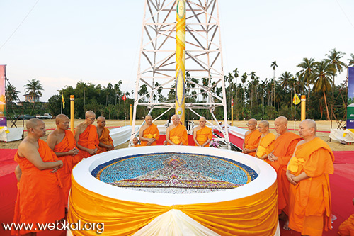 พิธีตอกเสาเข็มมงคล “สุวรรณรัตนอินทขิล” สถาปนามหาวิหารพระมงคลเทพมุนี (สด จนฺทสโร) ณ คลองบางนางแท่น อ.สามพราน จ.นครปฐม