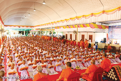 บรรพชาสามเณรล้านรูป สืบทอดอายุพระพุทธศาสนาให้รุ่งเรืองยาวนาน อยู่ในบุญมีนาคม พ.ศ.2559