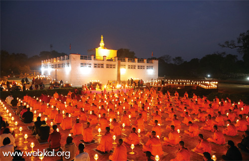 แสงแห่งพระรัตนตรัยนำทางสว่าง อยู่ในบุญเดือนมีนาคม พ.ศ.2559