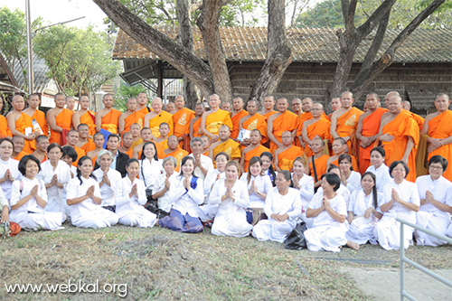 พระภิกษุชาวกัมพูชาเยี่ยมชมวัดพระธรรมกาย จังหวัดปทุมธานี