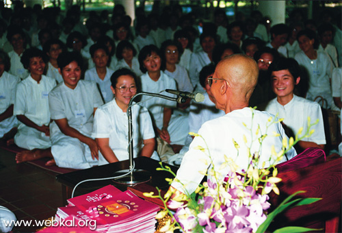 หล่อรูปเหมือนทองคำ บูชาธรรมคุณยายอาจารย์ฯ ๒๒ เมษายน วันคุ้มครองโลก ร่วมใจกันหล่อรูปเหมือนทองคำคุณยายอาจารย์มหารัตนอุบาสิกาจันทร์ ขนนกยูง