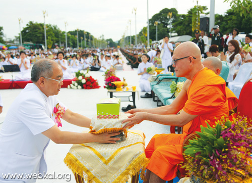 นายภัคพงศ์ ทวิพัฒน์ รองผู้ว่าราชการจังหวัดสระบุรี (ในขณะนั้น) ประธานฝ่ายฆราวาส