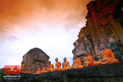 วารสาร , อยู่ในบุญ , มกราคม , อานิสงส์แห่งบุญ , นิตยสาร , หนังสือธรรมะ , วัดพระธรรมกาย , สร้างปัญญาเป็นทีม ตามแบบฉบับของพระสารีบุตร พระอัครสาวกเบื้องขวา ผู้เลิศด้วยปัญญา ตอนที่ ๒ หลักการแก้ปัญหาโลกวุ่นวาย