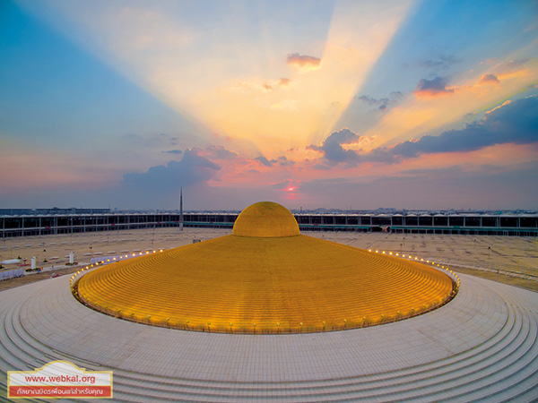 พระมหาธรรมกายเจดีย์ พระมหาเจดีย์พระพุทธเจ้าล้านพระองค์ 