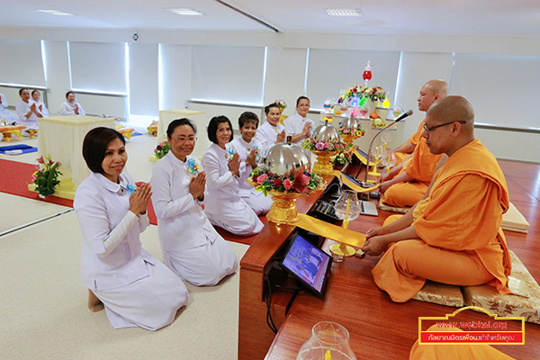 วัดพระธรรมกายเดนมาร์ก จัดพิธีบูชาข้าวพระ