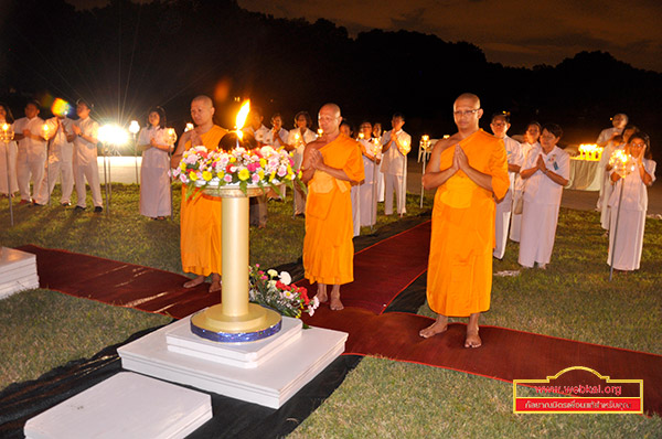 วัดพระธรรมกายฟลอริดา จัดพิธีบูชาข้าวพระ