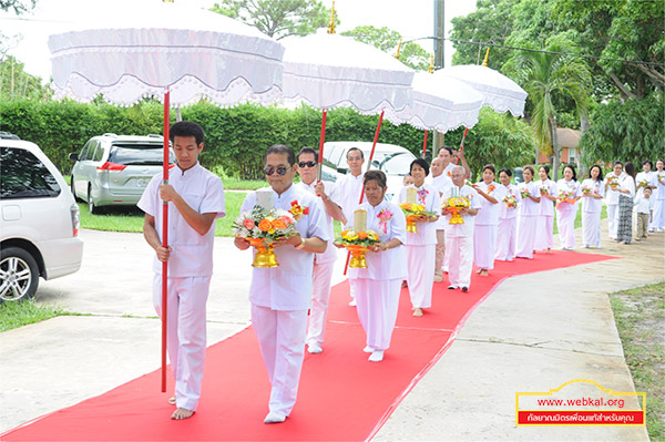 วัดภาวนาปาล์มบีช ประเทศสหรัฐอเมริกา จัดพิธีบูชาข้าวพระ  และพิธีทอดผ้าป่า