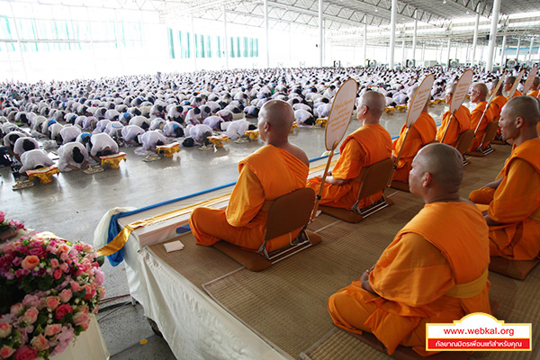 วัดพระธรรมกาย ได้จัดพิธีปุพพเปตพลี เพื่ออุทิศศ่วนกุศลแด่หมู่ญาติที่ล่วงลับไปแล้ว