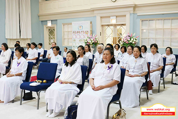 วัดพระธรรมกายชิคาโก ประเทศสหรัฐอเมริกา ได้จัดพิธีบูชาข้าวพระ และพิธีทอดผ้าป่าบูชาธรรมพระเทพญาณมหามุนี