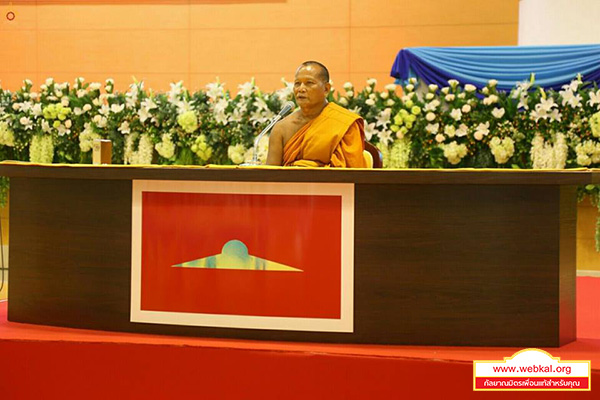 พระสังฆาธิการจาก 15 จังหวัด จำนวนกว่า 350 รูป ได้เดินทางมาถวายกำลังใจแด่พระเทพญาณมหามุนี เจ้าอาวาสวัดพระธรรมกาย