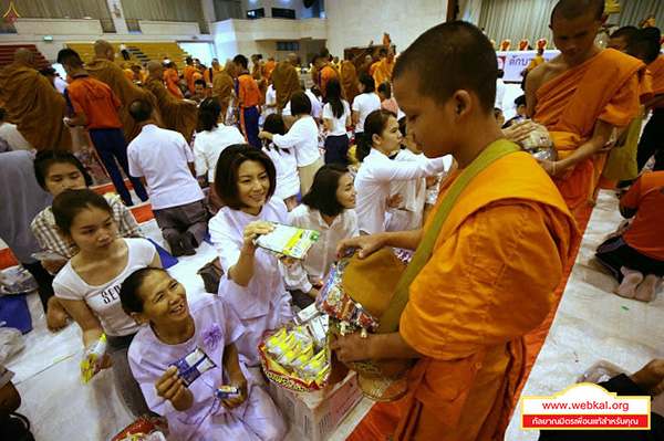 ธุดงคสถานล้านนาร่วมกับสมาคมบัณฑิตล้านนา มหาวิทยาลัยแม่โจ้ และเทศบาลเมืองแม่โจ้ จัดตักบาตรพระสงฆ์และสามเณรจำนวน 1,250รูป