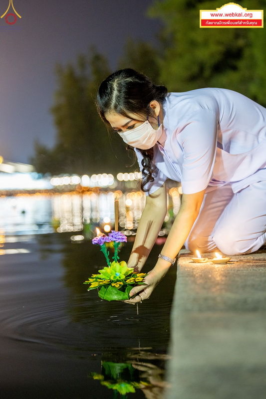 Loy%20kratong%20022.jpg