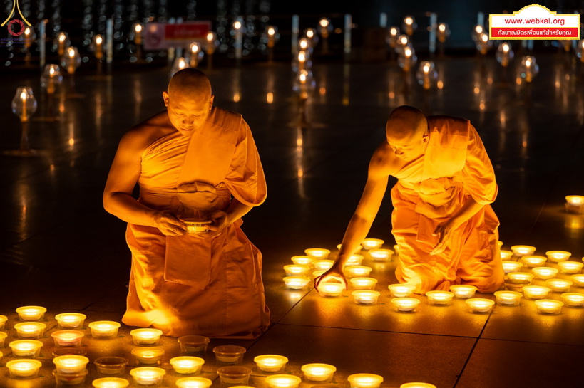 Loy%20kratong%20101.jpg