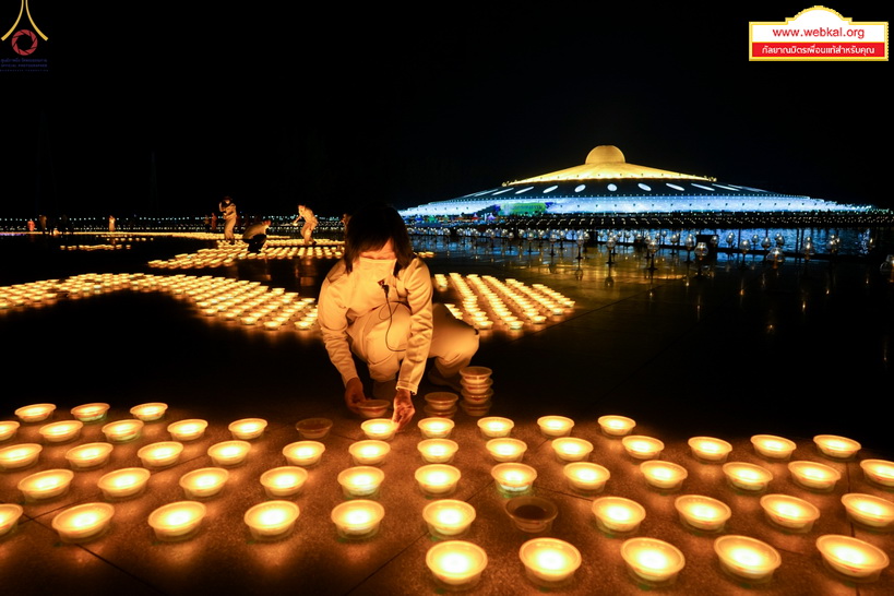 Loy%20kratong%20102.jpg