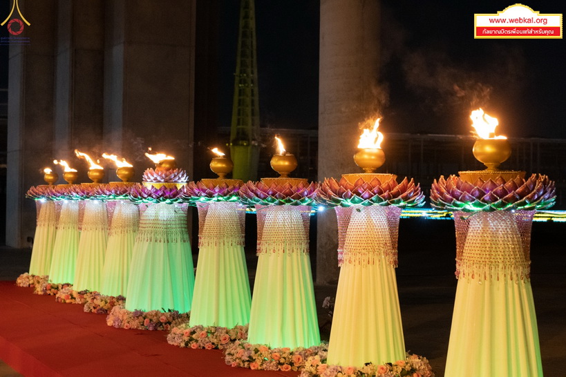 Loy%20kratong%20111.jpg