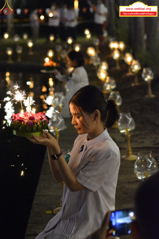 Loy%20kratong%20121.jpg