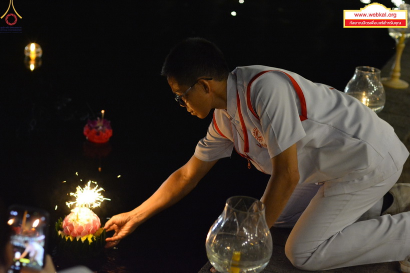 Loy%20kratong%20126.jpg