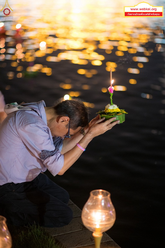 Loy%20kratong%20131.jpg