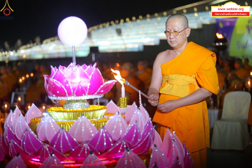 Loy%20kratong%20140.jpg