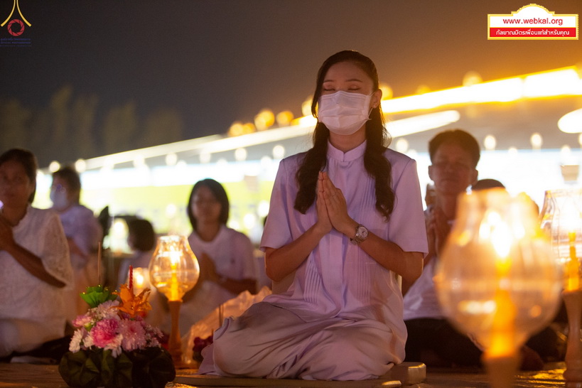 Loy%20kratong%20161.jpg