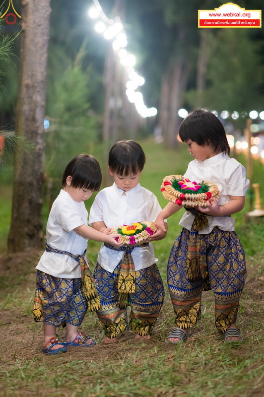 Loy%20kratong%20162.jpg