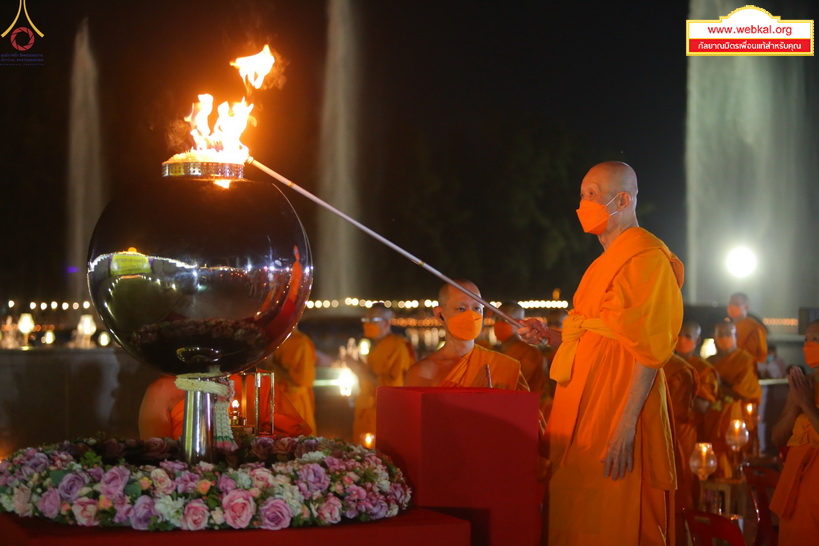 Loy%20kratong%20180.jpg